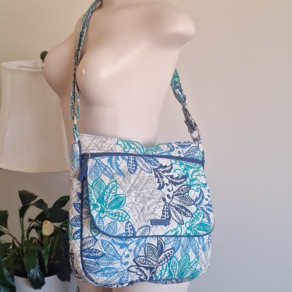 Vera Bradley Santiago Laptop Messenger Bag - Retired Pattern - Picture 3 of 8